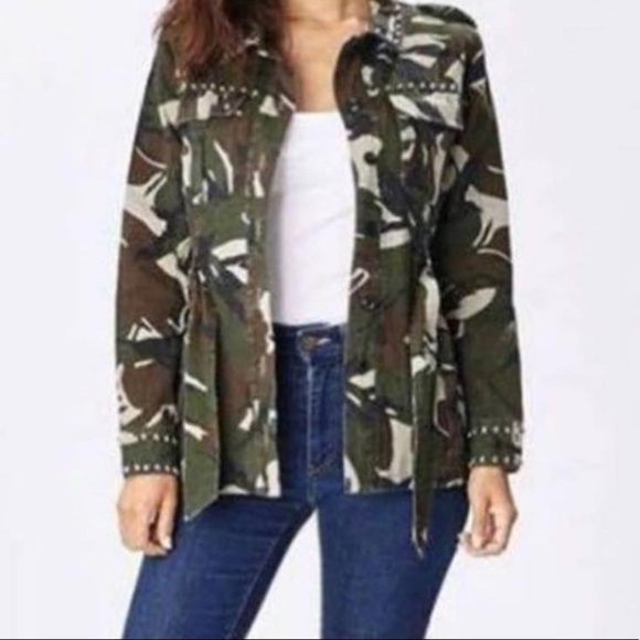 Jackets & Blazers - Camouflage studded jacket with belt. Button-up (M)